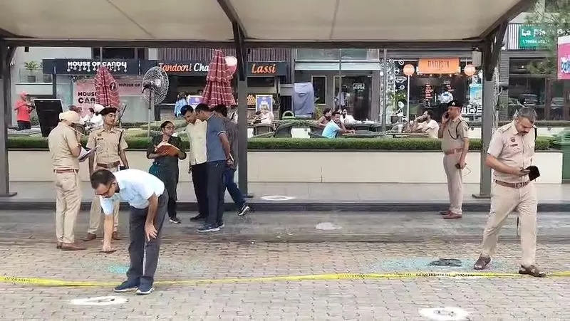 Haryana : शाहाबाद के एक होटल में दो बदमाशों ने की फायरिंग Haryana : शाहाबाद के एक होटल में दो बदमाशों ने की फायरिंग