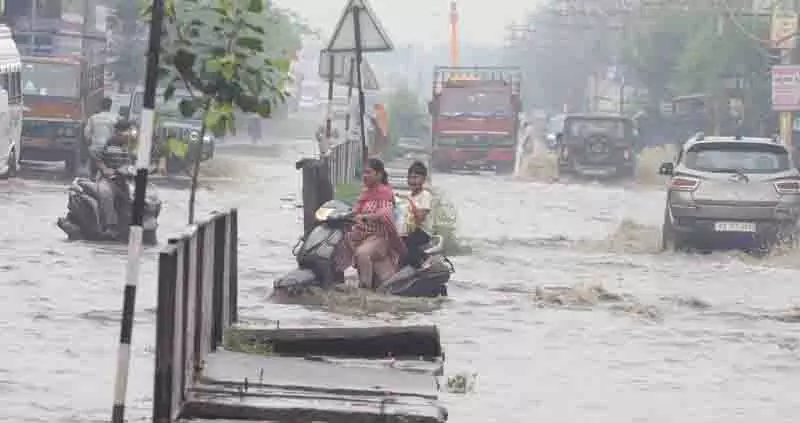 Jalandhar: स्मार्ट सिटी के निवासियों के लिए बारिश राहत लेकर आई Jalandhar: स्मार्ट सिटी के निवासियों के लिए बारिश राहत लेकर आई