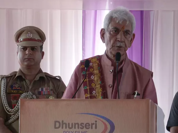 उपराज्यपाल मनोज सिन्हा 2 July को अमरनाथ यात्रा के पहले जत्थे को हरी झंडी दिखाएंगे उपराज्यपाल मनोज सिन्हा 2 July को अमरनाथ यात्रा के पहले जत्थे को हरी झंडी दिखाएंगे
