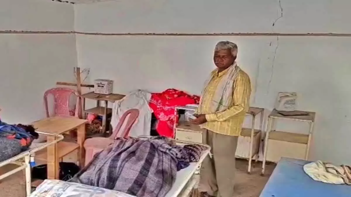 एक परिवार की बुजुर्ग महिला और 17 वर्षीय लड़के की हत्या, डबल मर्डर से फैली सनसनी एक परिवार की बुजुर्ग महिला और 17 वर्षीय लड़के की हत्या, डबल मर्डर से फैली सनसनी