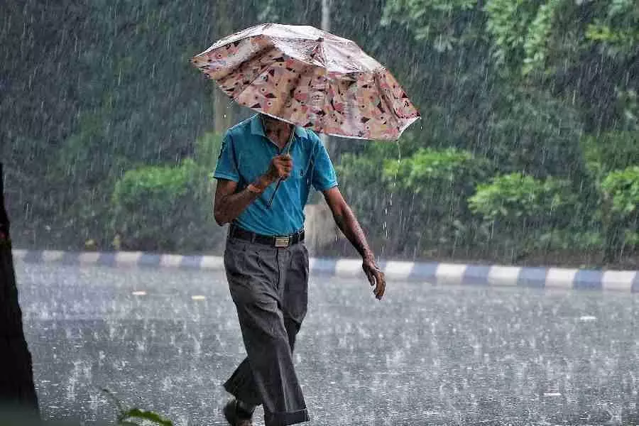 मौसम विभाग ने कहा- कम दबाव का क्षेत्र बनने से Bengal में भारी बारिश की संभावना मौसम विभाग ने कहा- कम दबाव का क्षेत्र बनने से Bengal में भारी बारिश की संभावना