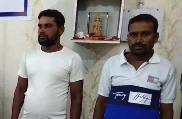 पुलिस चौकी में मारपीट, प्रभारी हुए हताहत, दो गिरफ्तार पुलिस चौकी में मारपीट, प्रभारी हुए हताहत, दो गिरफ्तार
