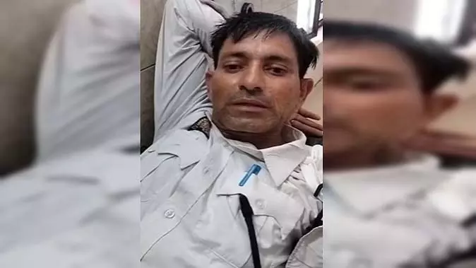 Meerut : ई-रिक्शा चालकों की मनमानी हद पार, पुलिसकर्मियों पर चढ़ाया रिक्शा Meerut : ई-रिक्शा चालकों की मनमानी हद पार, पुलिसकर्मियों पर चढ़ाया रिक्शा