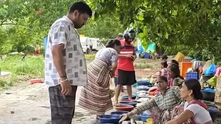 Seraulim में विस्फोटक मीडिया एक्सपोज़ के बाद सड़े हुए मछली के रैकेट का भंडाफोड़ Seraulim में विस्फोटक मीडिया एक्सपोज़ के बाद सड़े हुए मछली के रैकेट का भंडाफोड़