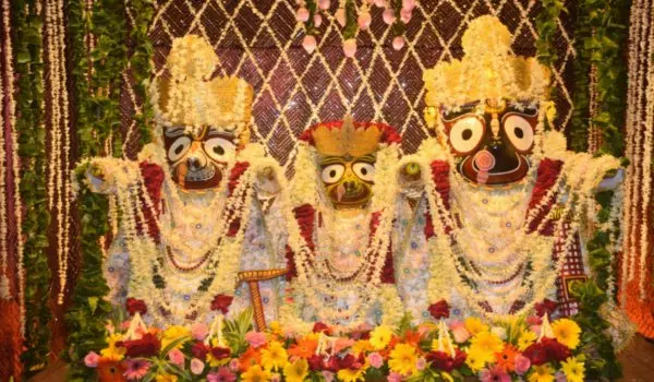 Farrukhabad: रथयात्रा महोत्सव में भजन संध्या से गूंजे भक्तिमय स्वर Farrukhabad: रथयात्रा महोत्सव में भजन संध्या से गूंजे भक्तिमय स्वर