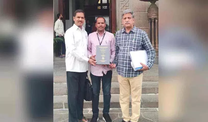 राजू नायक को ओयू डॉक्टरेट से सम्मानित किया गया राजू नायक को ओयू डॉक्टरेट से सम्मानित किया गया