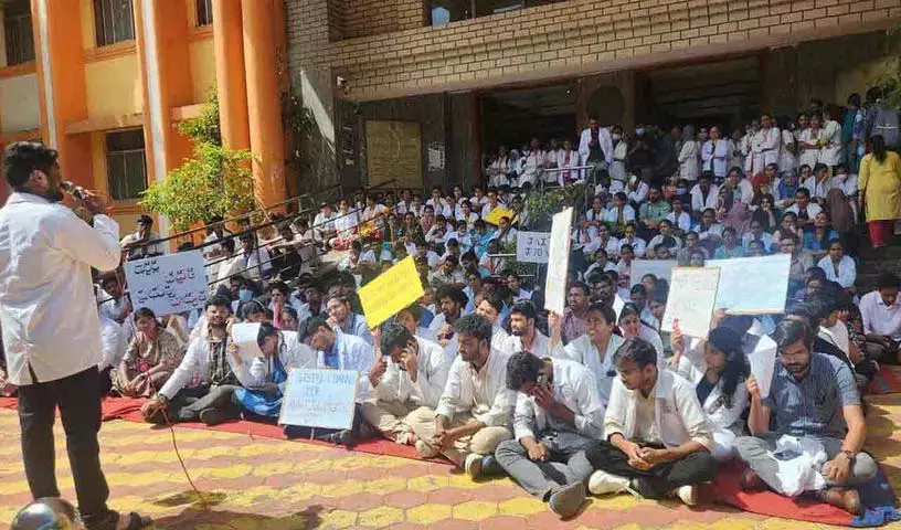 जूनियर डॉक्टरों की हड़ताल 30 तारीख से जूनियर डॉक्टरों की हड़ताल 30 तारीख से