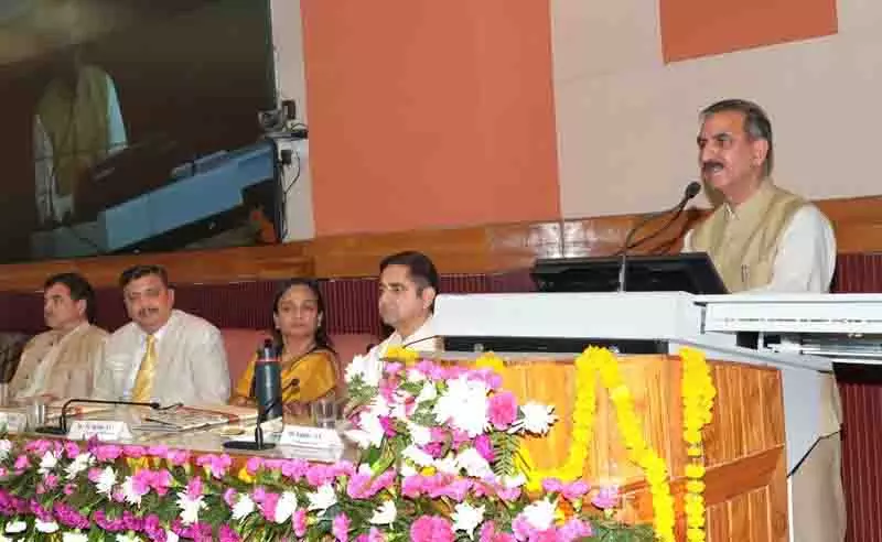 मादक पदार्थों की तस्करी में शामिल कर्मचारियों के खिलाफ कार्रवाई की जाएगी: Himachal CM मादक पदार्थों की तस्करी में शामिल कर्मचारियों के खिलाफ कार्रवाई की जाएगी: Himachal CM