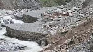Himachal : मनूणी खड्ड से मिला एक और शव, राहत कार्य जारी Himachal : मनूणी खड्ड से मिला एक और शव, राहत कार्य जारी