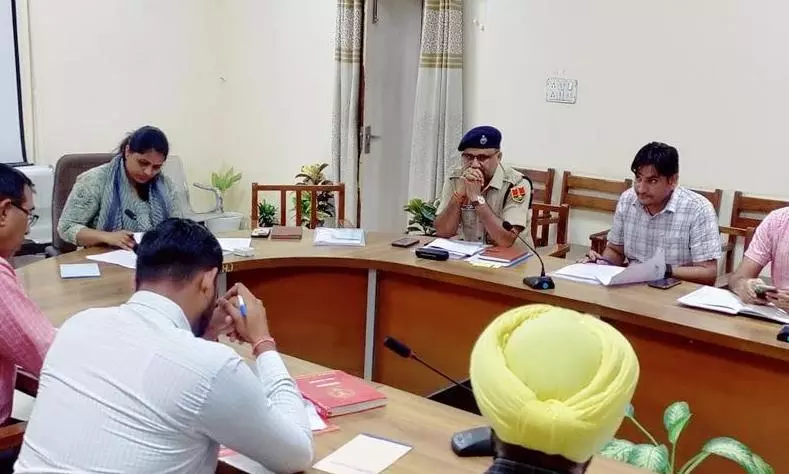 Sriganganagar: यातायात सुगमता के लिए रोड कट्स पर लगे ब्रेक: जिला कलक्टर Sriganganagar: यातायात सुगमता के लिए रोड कट्स पर लगे ब्रेक: जिला कलक्टर