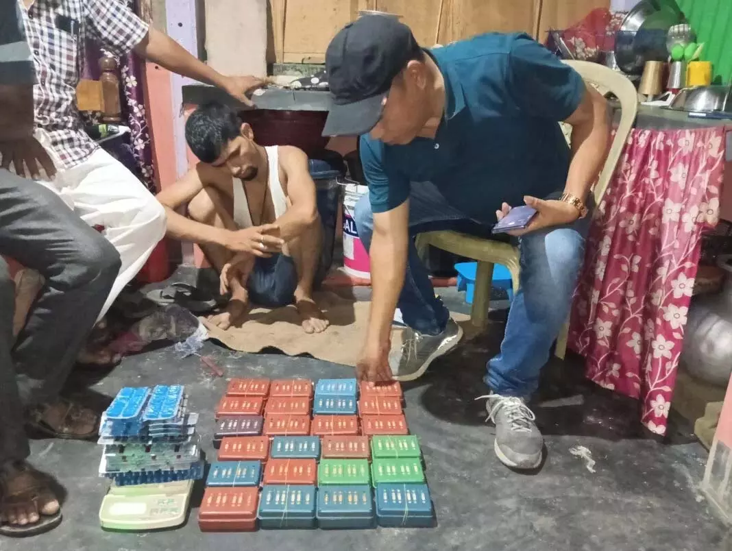 Assam: सलमारा मनकाचर में 67 लाख रुपये से अधिक मूल्य की हेरोइन और ट्रामाडोल जब्त Assam: सलमारा मनकाचर में 67 लाख रुपये से अधिक मूल्य की हेरोइन और ट्रामाडोल जब्त