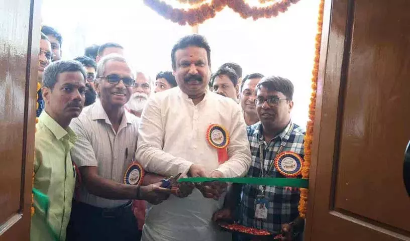 बोल्लाराम में नवनिर्मित स्कूल और कॉलेज भवनों का उद्घाटन बोल्लाराम में नवनिर्मित स्कूल और कॉलेज भवनों का उद्घाटन