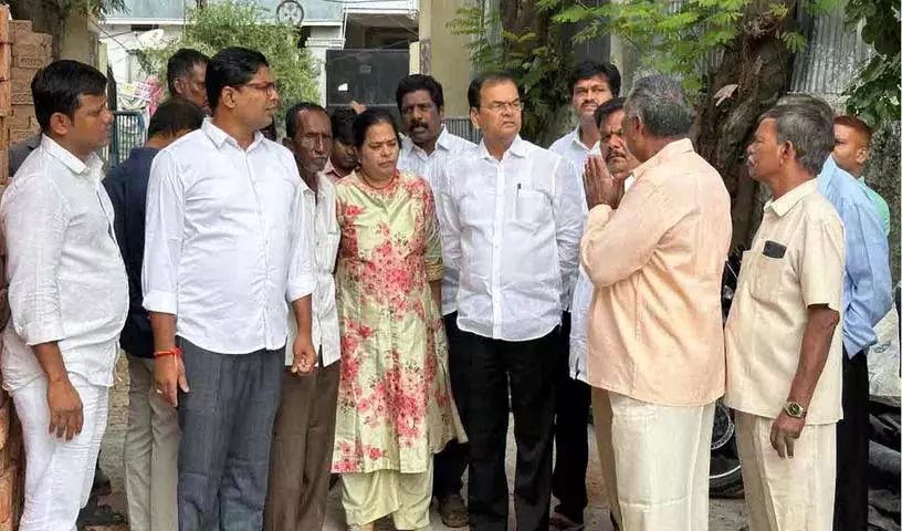 मोहिनी चेरुवु कब्रिस्तान के विकास कार्य में तेजी लाएं: MLA Kaleru Venkatesh मोहिनी चेरुवु कब्रिस्तान के विकास कार्य में तेजी लाएं: MLA Kaleru Venkatesh