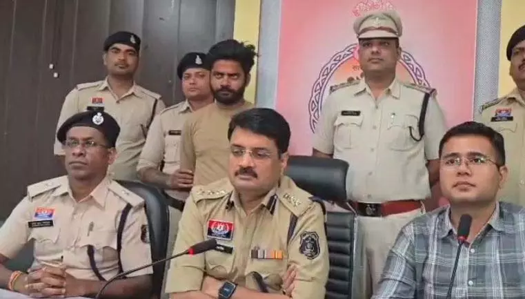 CG BREAKING: पूर्व विधायक से मांगी 20 लाख की फिरौती, प्रयागराज से बदमाश गिरफ्तार CG BREAKING: पूर्व विधायक से मांगी 20 लाख की फिरौती, प्रयागराज से बदमाश गिरफ्तार