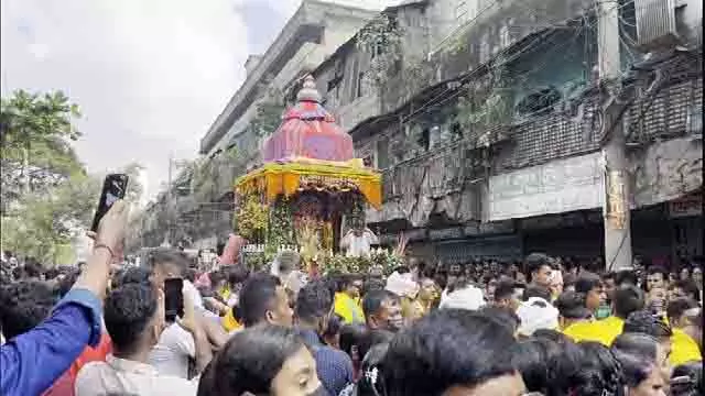 Bangladesh में हिंदुओं ने मनाई रथ यात्रा Bangladesh में हिंदुओं ने मनाई रथ यात्रा