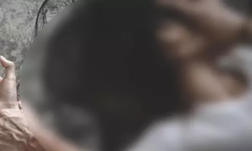 साली थाने पहुंची तो हवसी जीजा ने खाया जहर और खुद को मारा चाकू, रेप का आरोप साली थाने पहुंची तो हवसी जीजा ने खाया जहर और खुद को मारा चाकू, रेप का आरोप