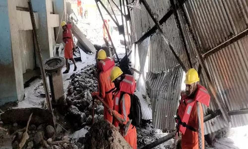 Kullu: बाढ़ में फंसे शरण बिहाली के 3 लोगों की तलाश के लिए तलाशी अभियान शुरू