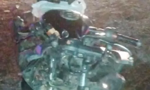 स्पोर्ट बाइक स्पीड दौड़ाया, 2 युवकों की मौत