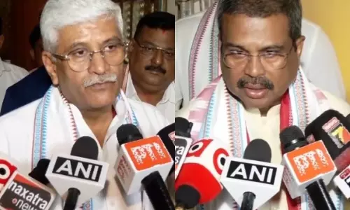 जगन्नाथ रथ यात्रा के अवसर पर केंद्रीय मंत्रियों ने Puri के शंकराचार्य से आशीर्वाद लिया