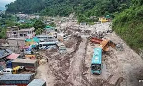 Himachal: भारी बारिश से तबाही,मौसम विभाग ने जारी किया अलर्ट Himachal: भारी बारिश से तबाही,मौसम विभाग ने जारी किया अलर्ट
