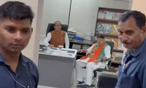 शिवराज-कैलाश की अंदर मुलाकात के दौरान राज्य मंत्री को बाहर इंतजार करना पड़ा