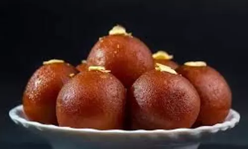 Recipe: आलू के साथ बनाएं स्वादिष्ट गुलाब जामुन, बनाना है बेहद आसान Recipe: आलू के साथ बनाएं स्वादिष्ट गुलाब जामुन, बनाना है बेहद आसान