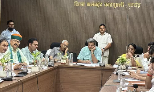 Jaipur : खाद्य सुरक्षा योजनाओं की समीक्षा, पात्रता की जांच और निगरानी तेज करने के निर्देश Jaipur : खाद्य सुरक्षा योजनाओं की समीक्षा, पात्रता की जांच और निगरानी तेज करने के निर्देश