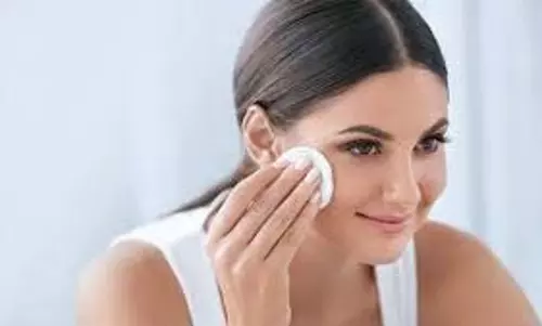 Skin care: दही में मिलाकर लगाएं ये 5 चीजें, गर्मियों में भी चांद जैसी दिखेंगी आप Skin care: दही में मिलाकर लगाएं ये 5 चीजें, गर्मियों में भी चांद जैसी दिखेंगी आप