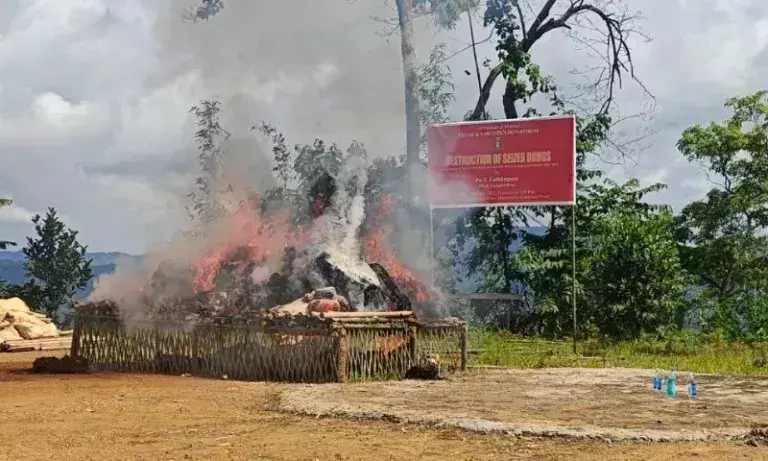 Mizoram: नशा विरोधी अभियान में 34 करोड़ रुपये मूल्य की दवाएं नष्ट की गईं Mizoram: नशा विरोधी अभियान में 34 करोड़ रुपये मूल्य की दवाएं नष्ट की गईं