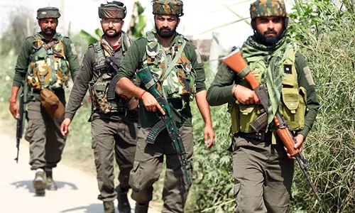 Operation Bihali: एक आतंकवादी के मारे जाने के बाद तीन आतंकवादियों की तलाश तेज Operation Bihali: एक आतंकवादी के मारे जाने के बाद तीन आतंकवादियों की तलाश तेज