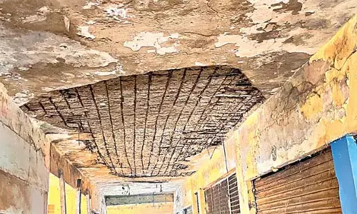 Odisha : लापरवाही शॉपिंग कॉम्प्लेक्स जर्जर हो चुका