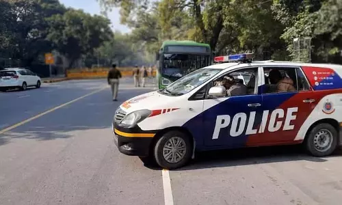 Munirka: पुलिस बनकर पांच लोगों ने युवक का अपहरण किया
