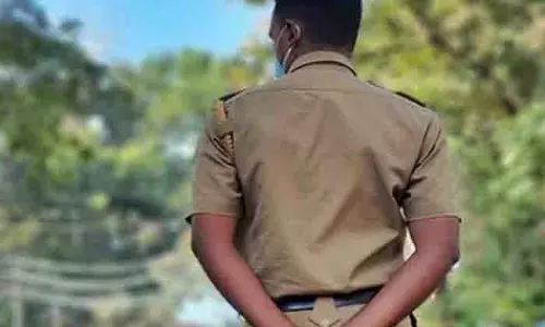Kerala HC के जज ने अपने घर में चोरी की शिकायत दर्ज कराई, पुलिस ने जांच शुरू की Kerala HC के जज ने अपने घर में चोरी की शिकायत दर्ज कराई, पुलिस ने जांच शुरू की