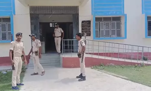 Bihar EOU ने आय से अधिक संपत्ति मामले में सरकारी अधिकारी से जुड़े छह ठिकानों पर छापेमारी की Bihar EOU ने आय से अधिक संपत्ति मामले में सरकारी अधिकारी से जुड़े छह ठिकानों पर छापेमारी की