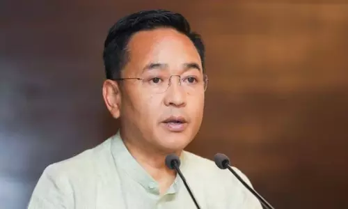 Sikkim: सरकारी कर्मचारियों के ड्रग टेस्ट पर सीएम सख्त, लापरवाही पर होगी कार्रवाई Sikkim: सरकारी कर्मचारियों के ड्रग टेस्ट पर सीएम सख्त, लापरवाही पर होगी कार्रवाई