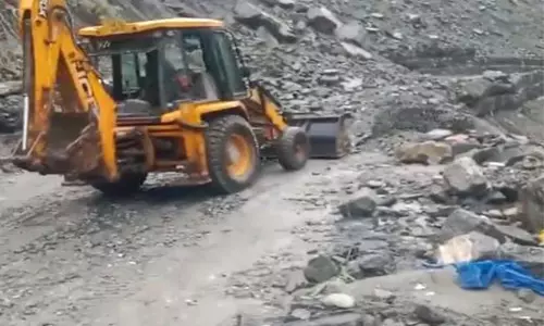 Uttarakhand rain: सोनप्रयाग के पास केदारनाथ धाम यात्रा मार्ग पर आवाजाही प्रतिबंधित Uttarakhand rain: सोनप्रयाग के पास केदारनाथ धाम यात्रा मार्ग पर आवाजाही प्रतिबंधित