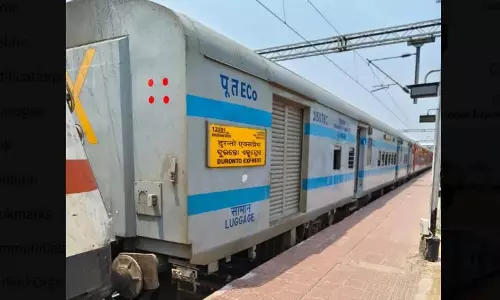 बिहार में नई दिल्ली-भुवनेश्वर दुरंतो एक्सप्रेस के यात्रियों से लूटपाट, FIR दर्ज बिहार में नई दिल्ली-भुवनेश्वर दुरंतो एक्सप्रेस के यात्रियों से लूटपाट, FIR दर्ज