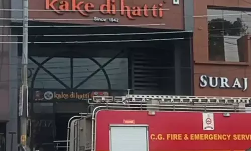 रसोई की आग होटल में फैली, मचा हड़कंप