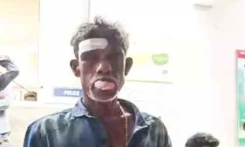 Kerala : हमलावरों के एक गिरोह ने घर में घुसकर दो लोगों की पिटाई की, दो घायल Kerala : हमलावरों के एक गिरोह ने घर में घुसकर दो लोगों की पिटाई की, दो घायल