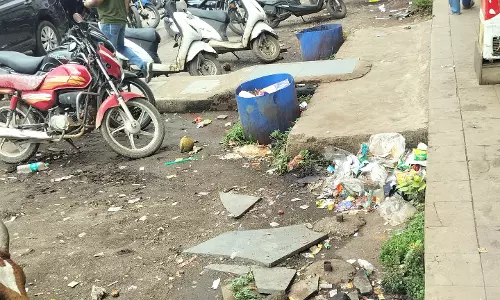 रायपुर महापौर के आदेश के बाद पहले दिन ही आदेश की उड़ी धज्जी रायपुर महापौर के आदेश के बाद पहले दिन ही आदेश की उड़ी धज्जी