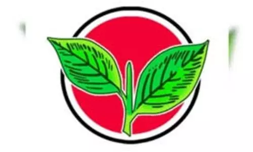 एआईएडीएमके ने दो जिला स्तरीय नेताओं को पार्टी से हटाया