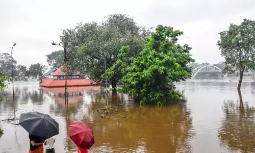 Kerala ; नदियों में जल स्तर बढ़ रहा
