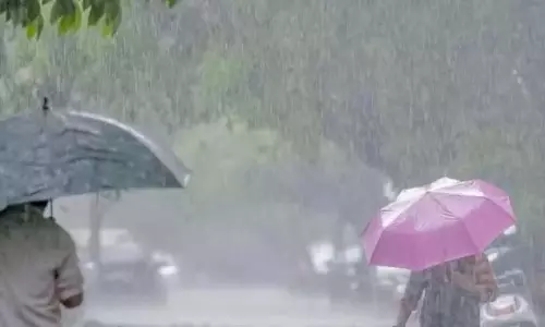 Kerala : अलग-अलग स्थानों पर भारी बारिश संभव Kerala : अलग-अलग स्थानों पर भारी बारिश संभव