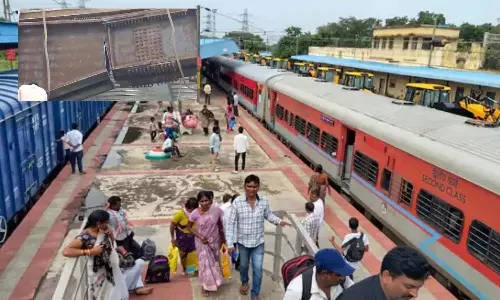 ROB पर आयरन क्लस्टर ढहने से ट्रेन सेवाएं बाधित