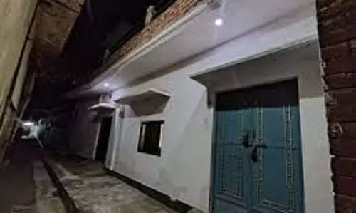 Malihabad : छापेमारी में एक व्यक्ति हिरासत में, कई हथियार बरामद