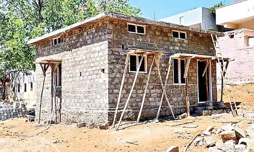 Andhra : गरीब और मध्यम वर्ग के लिए मकान निर्माण में अब कोई जल्दबाजी नहीं Andhra : गरीब और मध्यम वर्ग के लिए मकान निर्माण में अब कोई जल्दबाजी नहीं