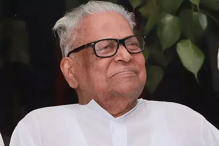 Kerala के पूर्व मुख्यमंत्री वीएस अच्युतानंदन अभी भी जीवन रक्षक प्रणाली पर Kerala के पूर्व मुख्यमंत्री वीएस अच्युतानंदन अभी भी जीवन रक्षक प्रणाली पर