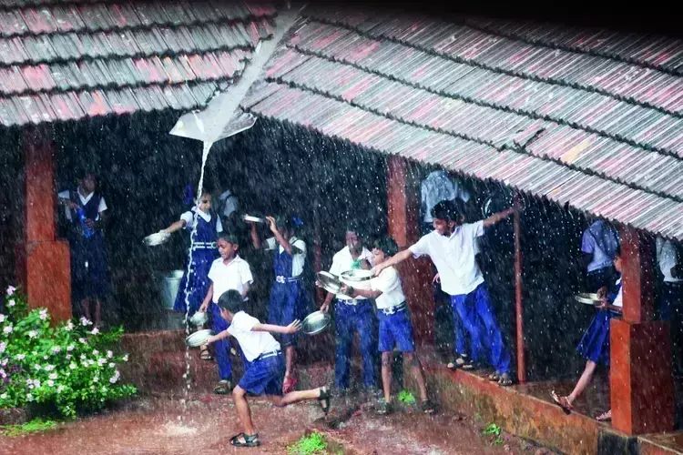 Kerala के 14 में से सात जिलों में कल स्कूलों की छुट्टी घोषित Kerala के 14 में से सात जिलों में कल स्कूलों की छुट्टी घोषित