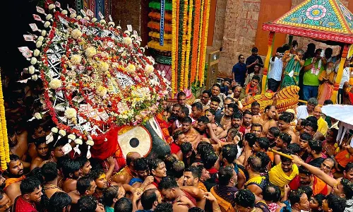 Puri Rath Yatra 2025: ग्रैंड रोड पर रथों की सवारी के साथ लाखों लोग भक्ति में डूबे