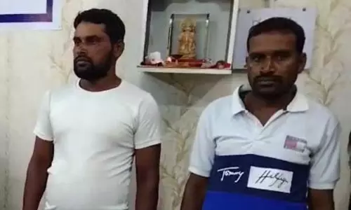 पुलिस चौकी में मारपीट, प्रभारी हुए हताहत, दो गिरफ्तार पुलिस चौकी में मारपीट, प्रभारी हुए हताहत, दो गिरफ्तार